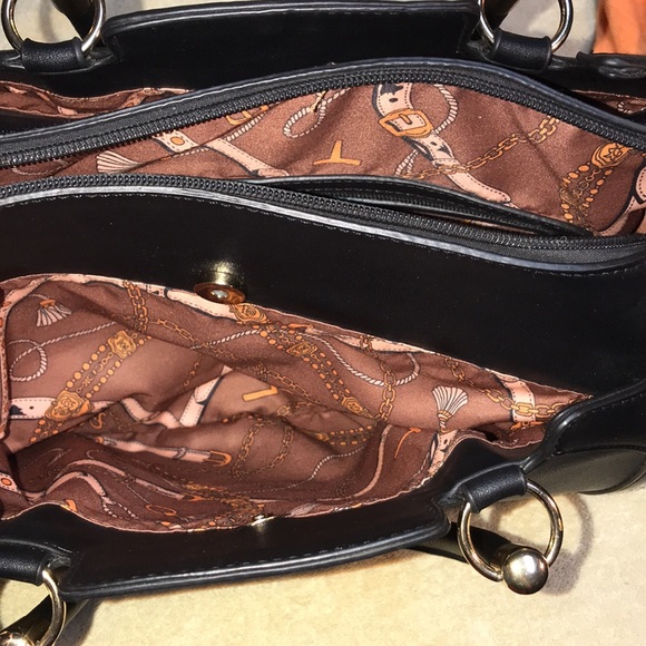 Black Duffle Handbag, Unbranded - Picture 7 of 15